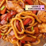 udon z kurczakiem i warzywami