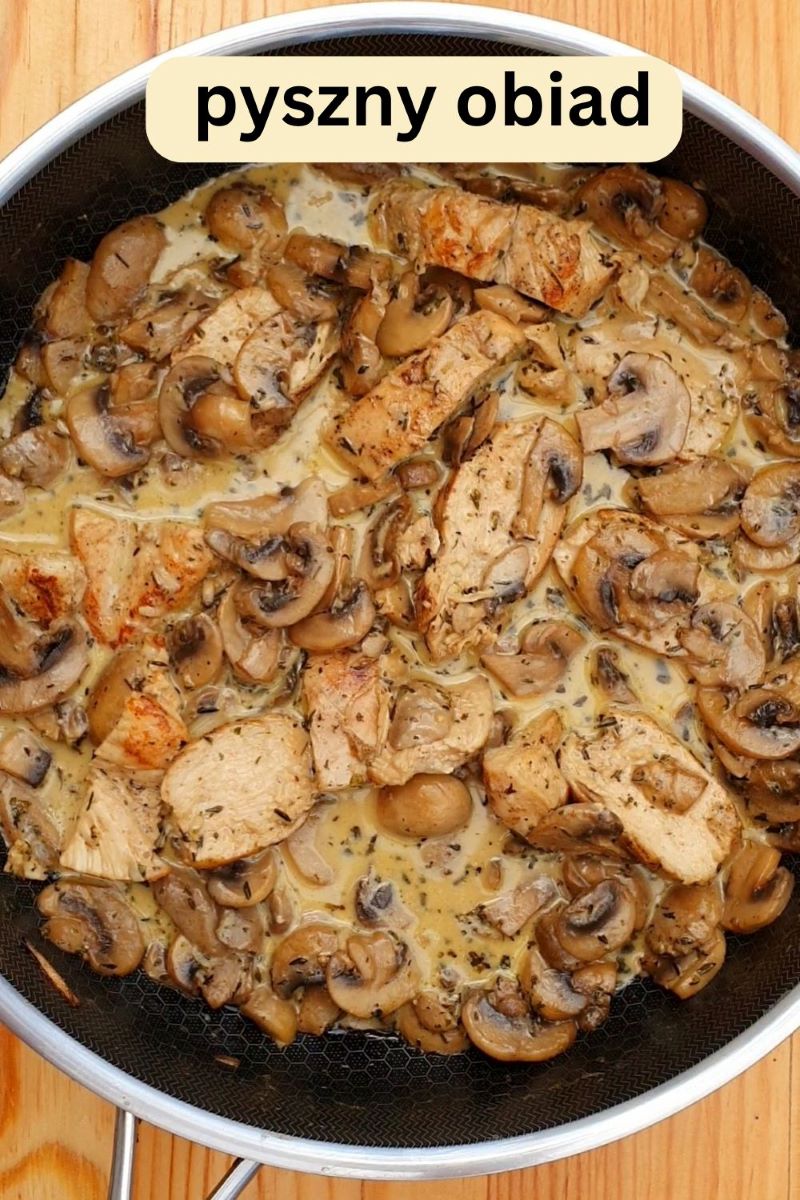 kurczak z pieczarkami w sosie