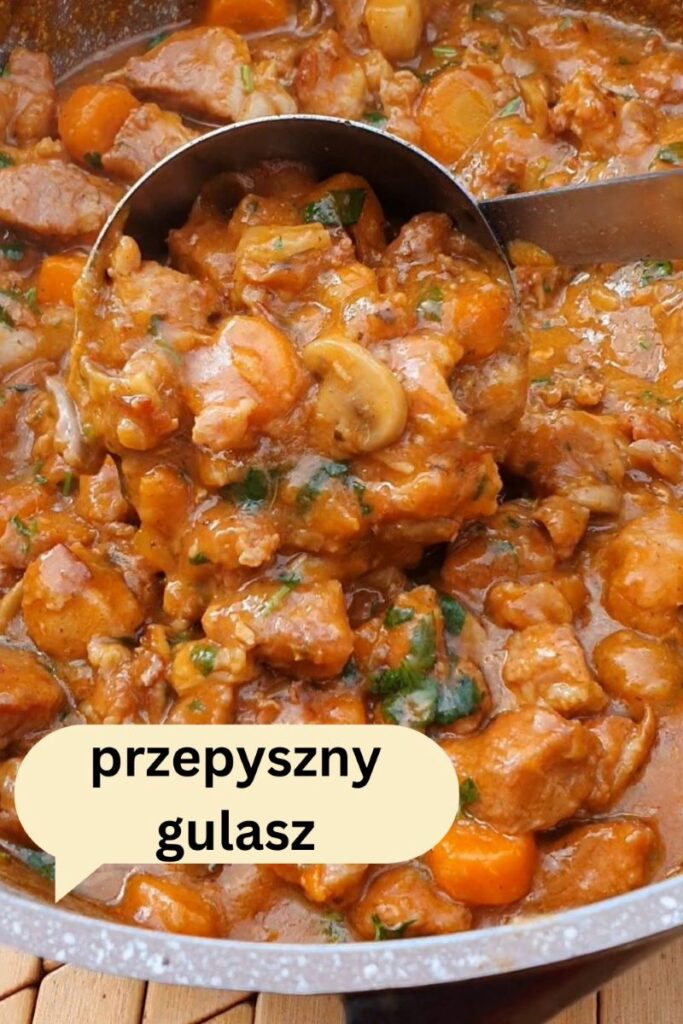 gulasz wieprzowy z pieczarkami