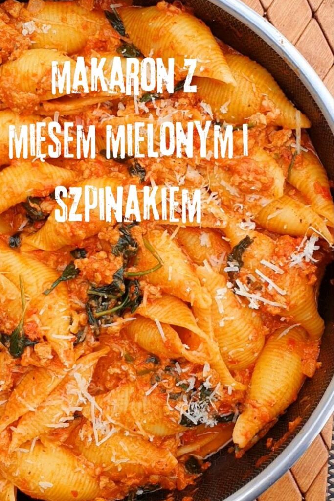 makaron z mięsem mielonym i szpinakiem