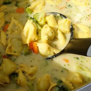 zupa warzywna z tortellini