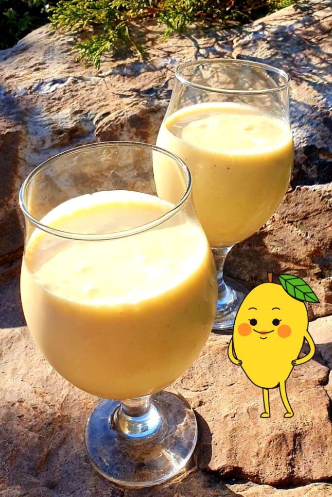 smoothie z mrożonego mango i banana