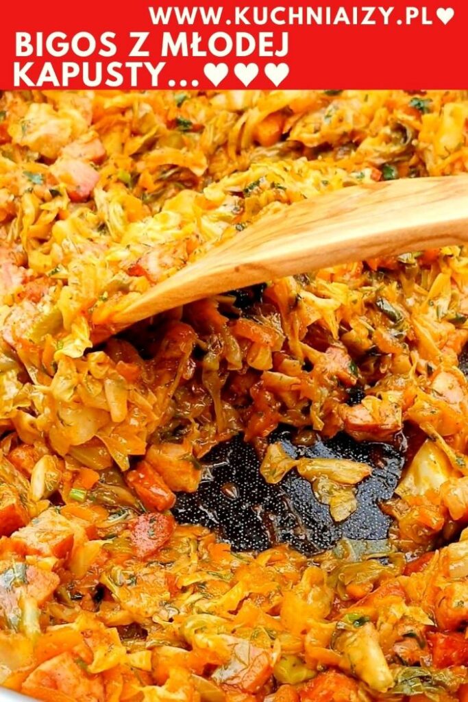 bigos z młodej kapusty i boczku