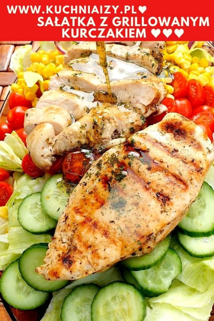 sałatka z grillowaną piersią kurczaka