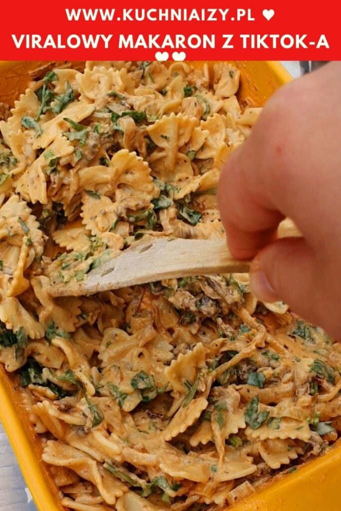 makaron z karmelizowaną cebulą