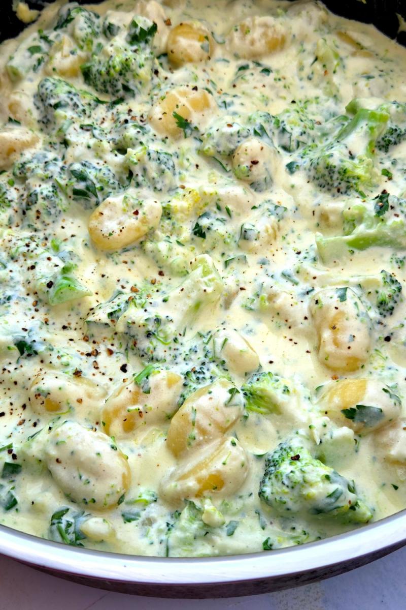 gnocchi z brokułami w sosie serowym