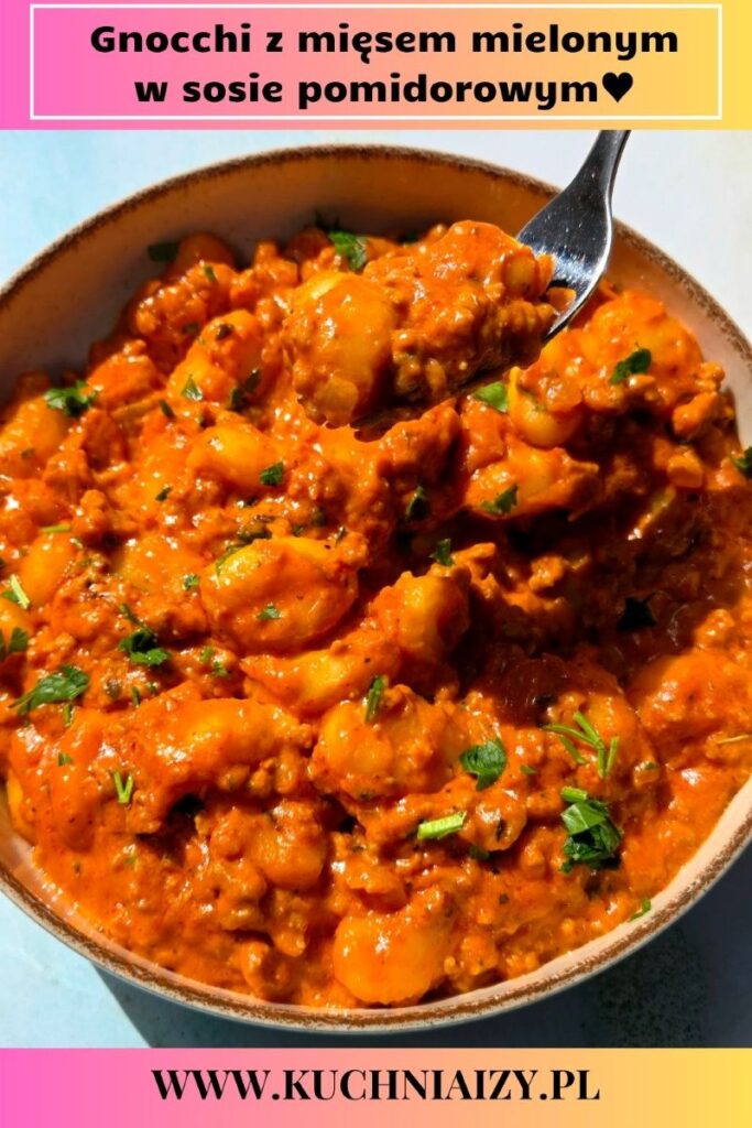 gnocchi z mięsem w sosie pomidorowo-śmietanowym