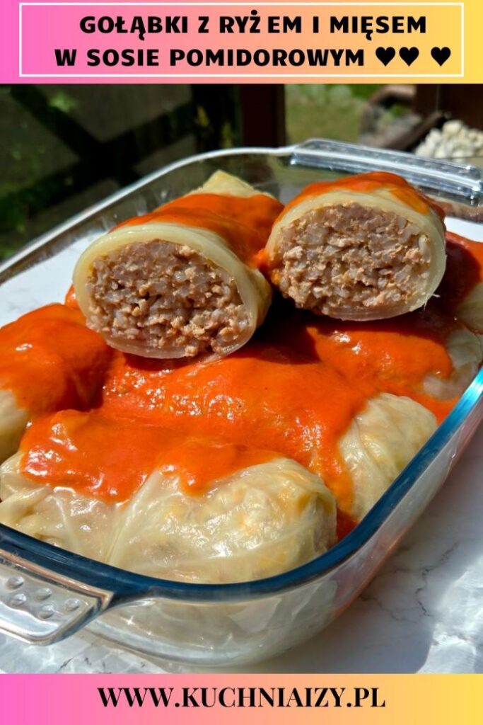 gołąbki z ryżem w sosie pomidorowym
