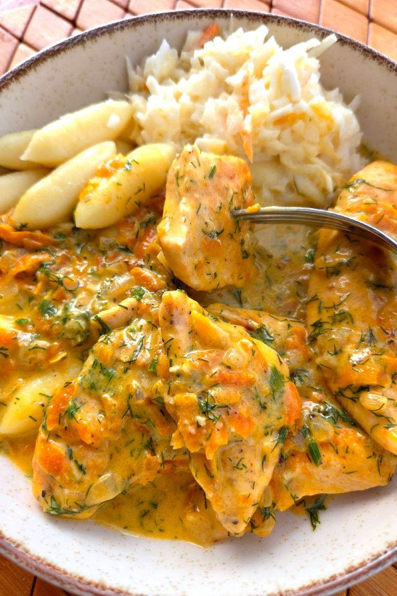 kurczak w sosie koperkowym