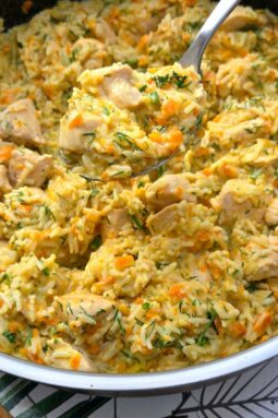 kurczak z ryżem w sosie śmietanowym