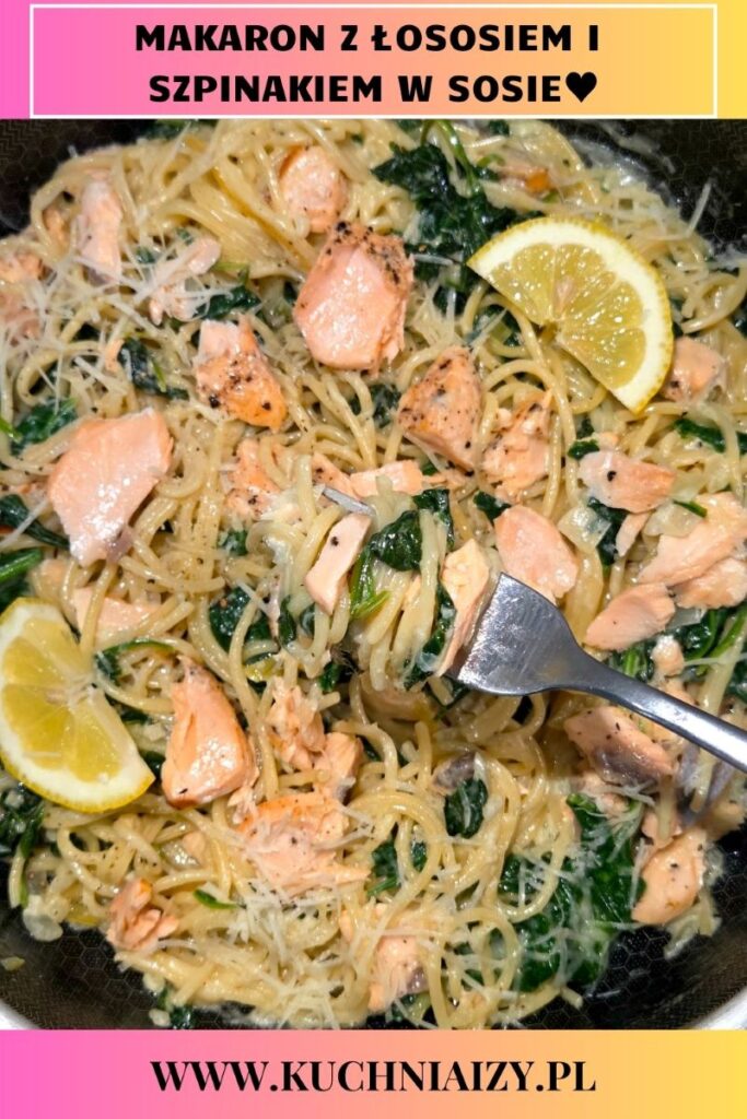 makaron z łososiem i baby szpinakiem