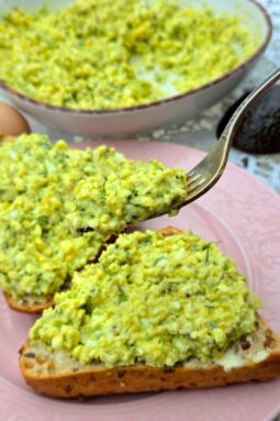 pasta jajeczna z awokado