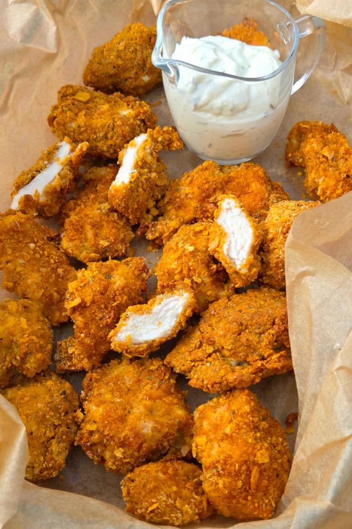 pieczone nuggetsy z kurczaka w płatkach kukurydzianych