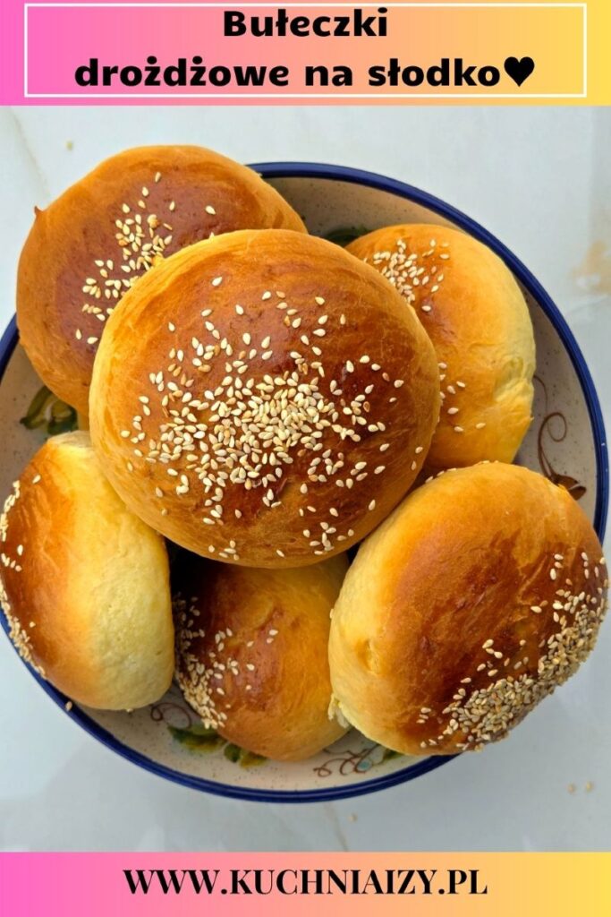 puszyste bułeczki drożdżowe
